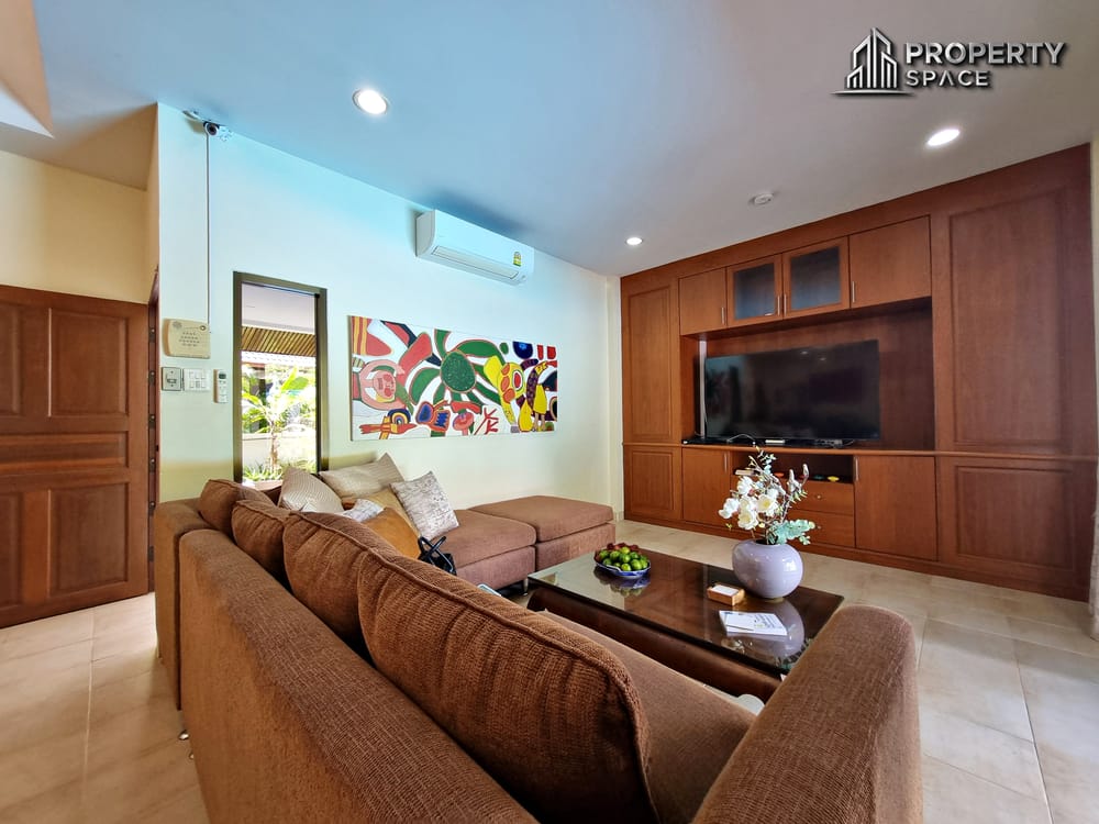 Spacious 4 Bedroom Pool Villa Large Plot In East Pattaya For Sale And Rent Image 6