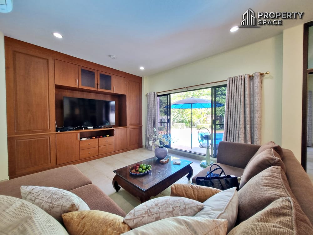 Spacious 4 Bedroom Pool Villa Large Plot In East Pattaya For Sale And Rent Image 5