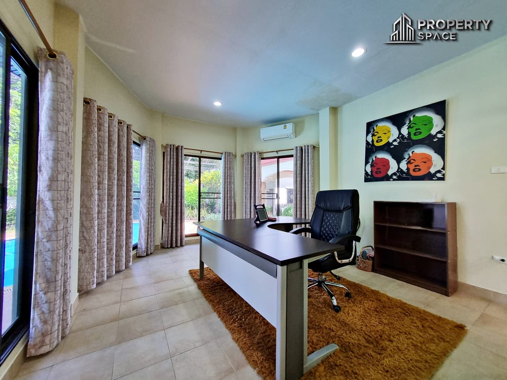 Spacious 4 Bedroom Pool Villa Large Plot In East Pattaya For Sale And Rent Image 19