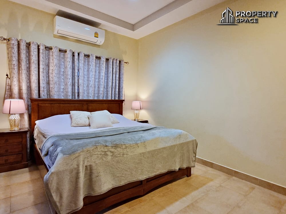 Spacious 4 Bedroom Pool Villa Large Plot In East Pattaya For Sale And Rent Image 22