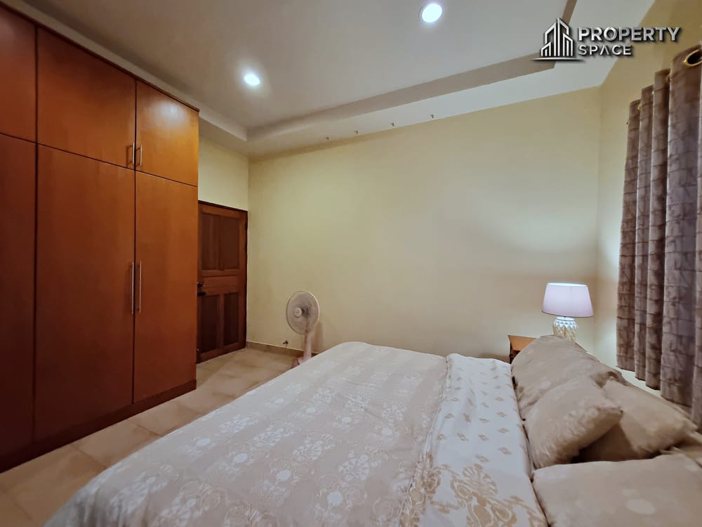 Spacious 4 Bedroom Pool Villa Large Plot In East Pattaya For Sale And Rent Image 29