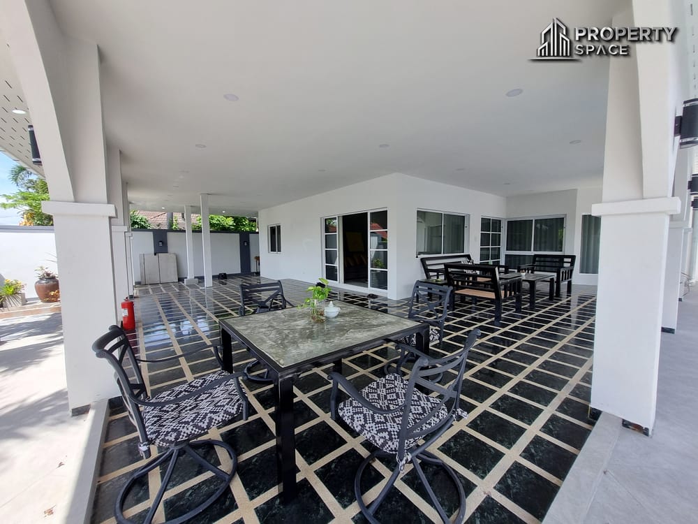 Newly Renovated With Spacious Layout! 3 Bedroom Pool Villa In East Pattaya For Sale And Rent Image 27