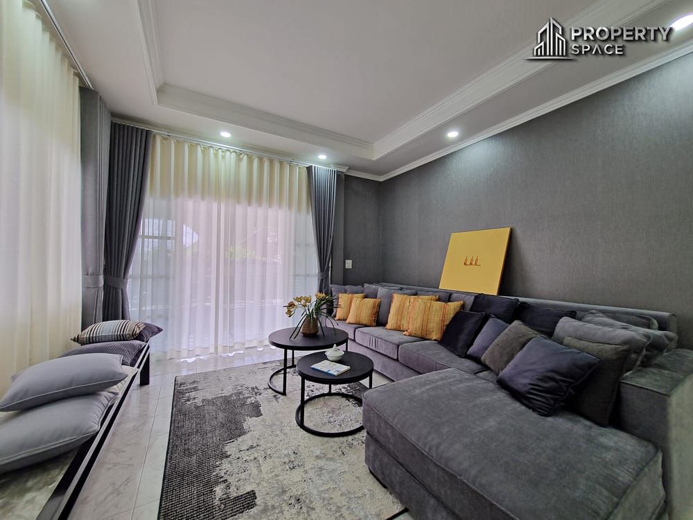 Newly Renovated With Spacious Layout! 3 Bedroom Pool Villa In East Pattaya For Sale And Rent Image 5
