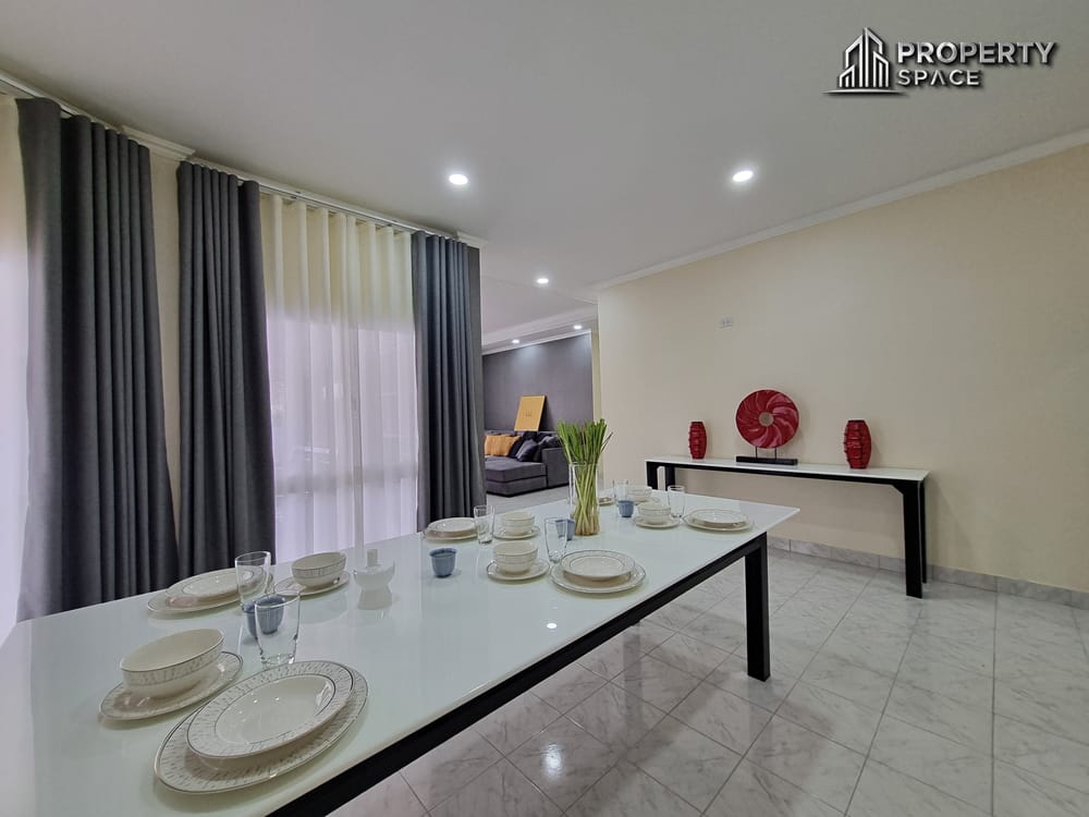 Newly Renovated With Spacious Layout! 3 Bedroom Pool Villa In East Pattaya For Sale And Rent Image 8