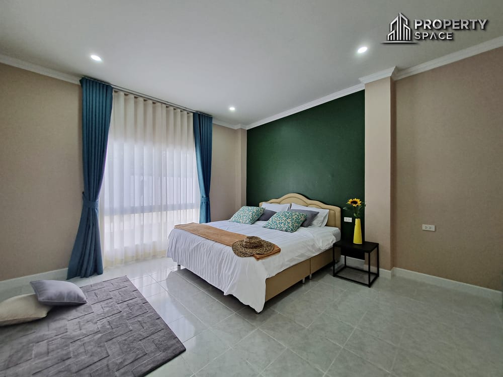 Newly Renovated With Spacious Layout! 3 Bedroom Pool Villa In East Pattaya For Sale And Rent Image 17