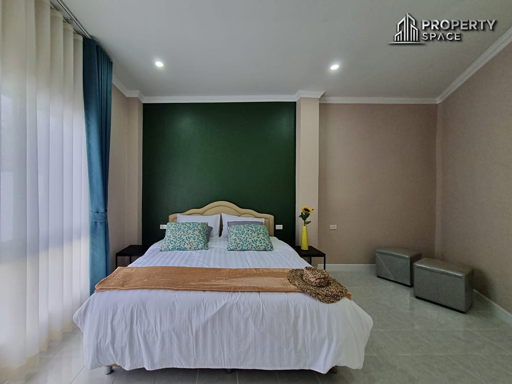 Newly Renovated With Spacious Layout! 3 Bedroom Pool Villa In East Pattaya For Sale And Rent Image 18