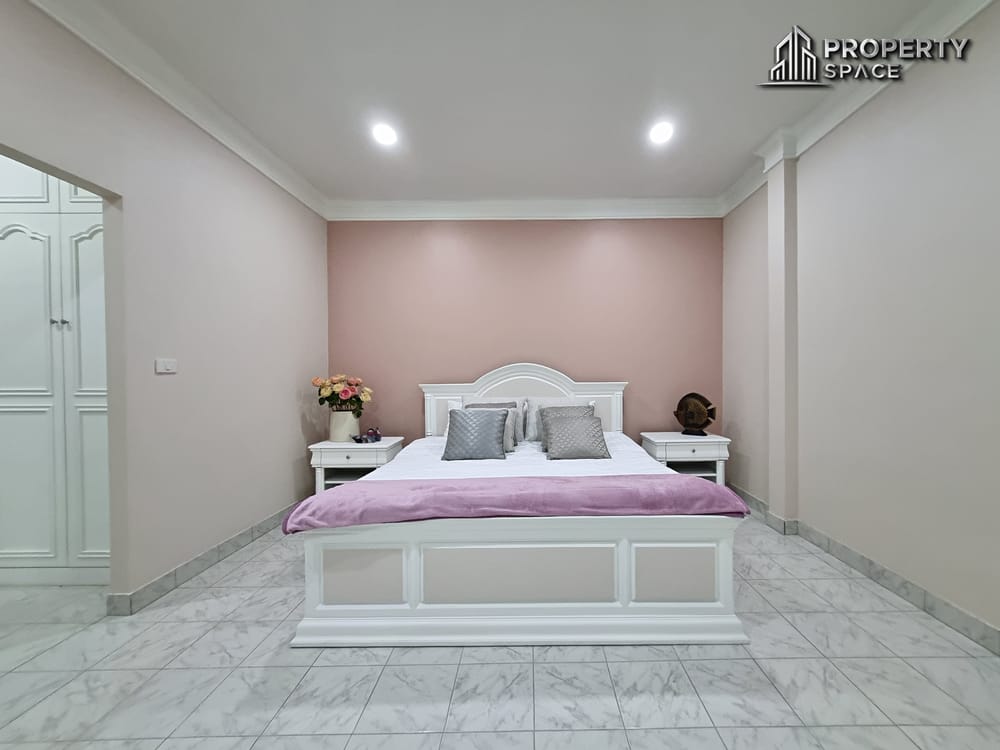 Newly Renovated With Spacious Layout! 3 Bedroom Pool Villa In East Pattaya For Sale And Rent Image 14