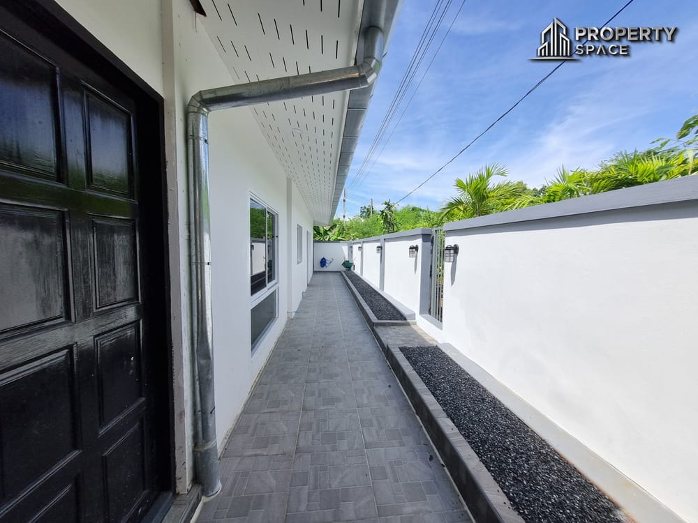 Newly Renovated With Spacious Layout! 3 Bedroom Pool Villa In East Pattaya For Sale And Rent Image 25