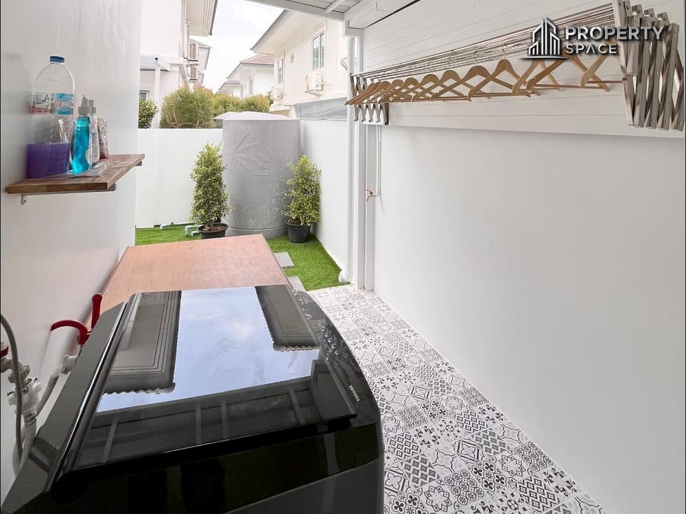 Corner Plot 3 Bedroom House In Chaiyaphruek Only 10 Minutes to Jomtien Beach For Sale Image 10