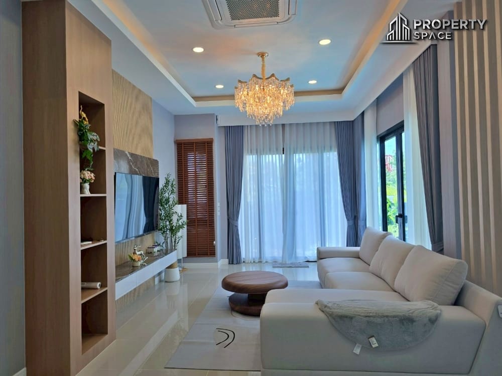 Modern Luxury 3 Bedroom Single-Story Pool Villa At Huay Yai For Sale Image 8