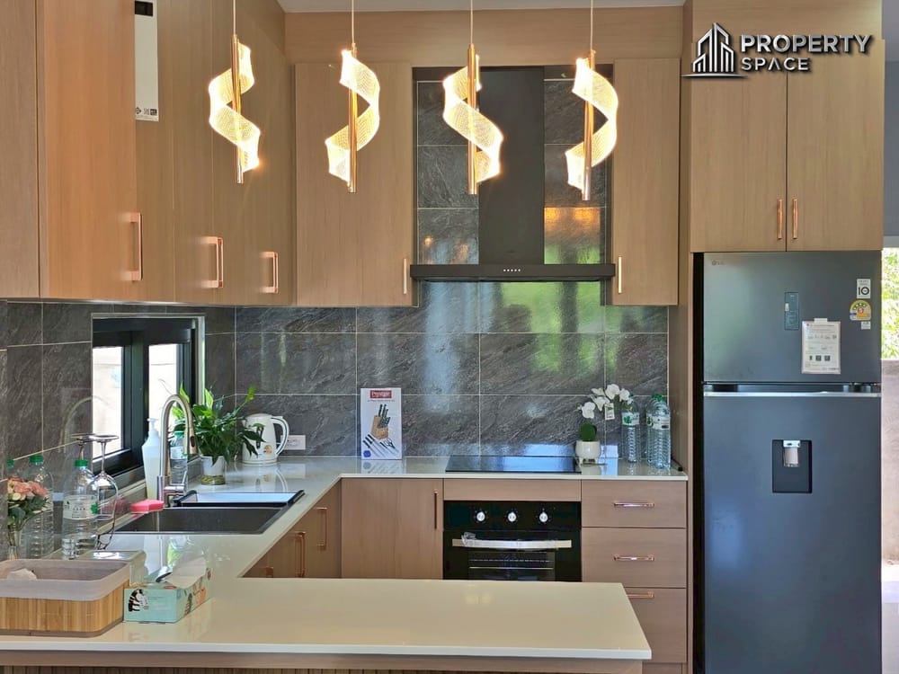 Modern Luxury 3 Bedroom Single-Story Pool Villa At Huay Yai For Sale Image 12