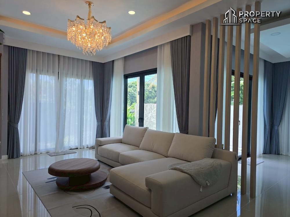 Modern Luxury 3 Bedroom Single-Story Pool Villa At Huay Yai For Sale Image 9