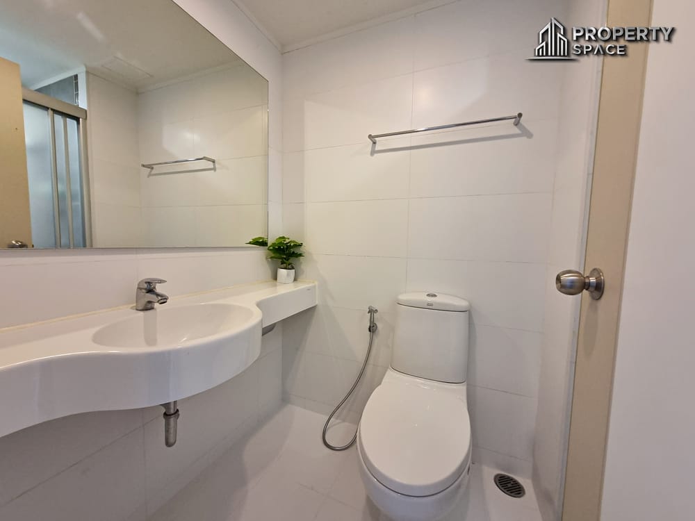 Sea View 2 Bedroom Condo In Jomtien Beach Good Price For Sale Image 14