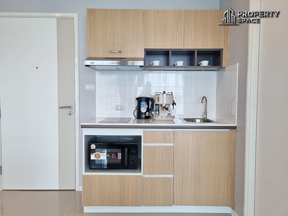 Sea View 2 Bedroom Condo In Jomtien Beach Good Price For Sale Image 10
