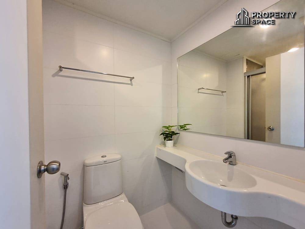 Sea View 2 Bedroom Condo In Jomtien Beach Good Price For Sale Image 18