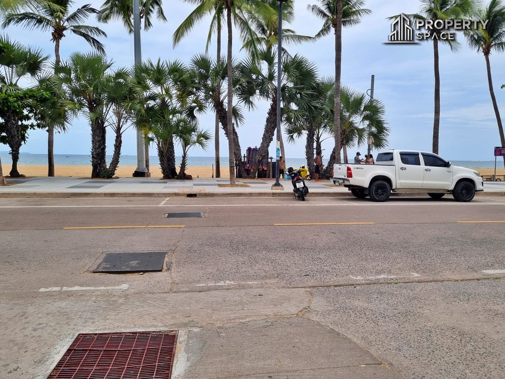 High-Yield 4-Bedroom Property in Prime Jomtien – Walk to the Beach, Earn While You Own Image 1