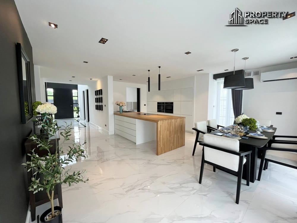 Luxury 5-Bedroom Pool Villa with Rooftop Terrace Near Mabprachan Lake For Sale & Rent Image 6