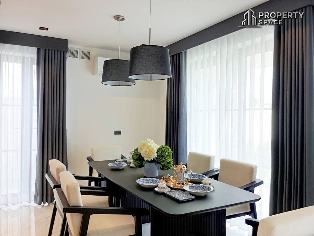 Luxury 5-Bedroom Pool Villa with Rooftop Terrace Near Mabprachan Lake For Sale & Rent Image 7