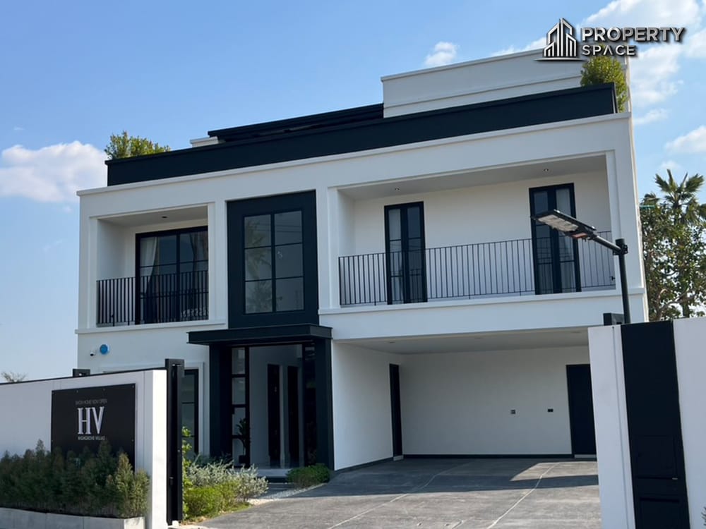 Luxury 5-Bedroom Pool Villa with Rooftop Terrace Near Mabprachan Lake For Sale & Rent Image 3