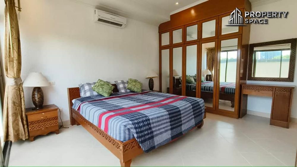 Spacious 4-Bedroom Pool Villa Near the Beach in Jomtien Pattaya for Rent Image 11