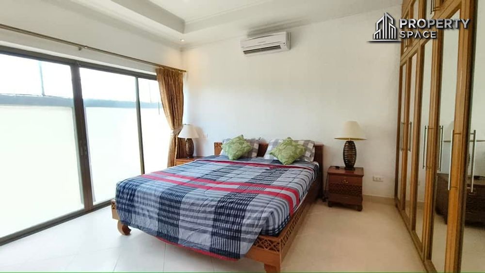 Spacious 4-Bedroom Pool Villa Near the Beach in Jomtien Pattaya for Rent Image 12