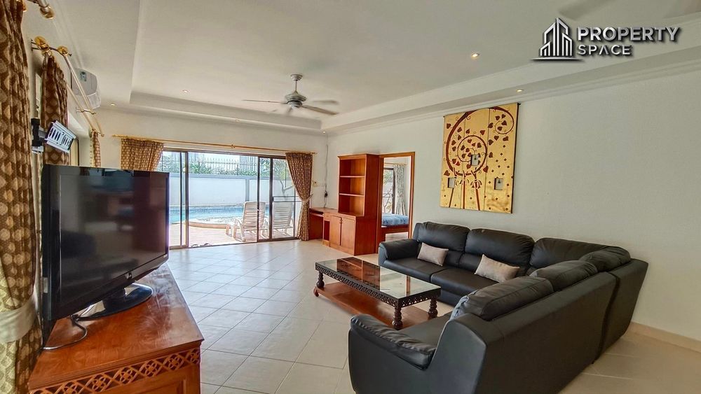 Spacious 4-Bedroom Pool Villa Near the Beach in Jomtien Pattaya for Rent Image 4