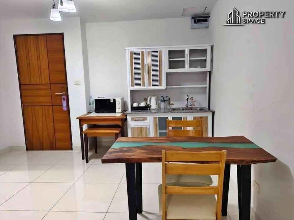 For Rent: 1-Bedroom Corner Unit with Pool View at Neo Condo, Jomtien Image 9