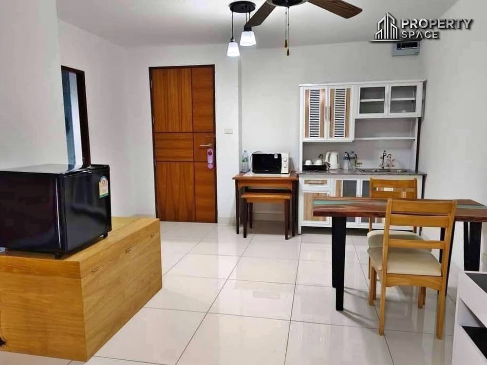 For Rent: 1-Bedroom Corner Unit with Pool View at Neo Condo, Jomtien Image 8