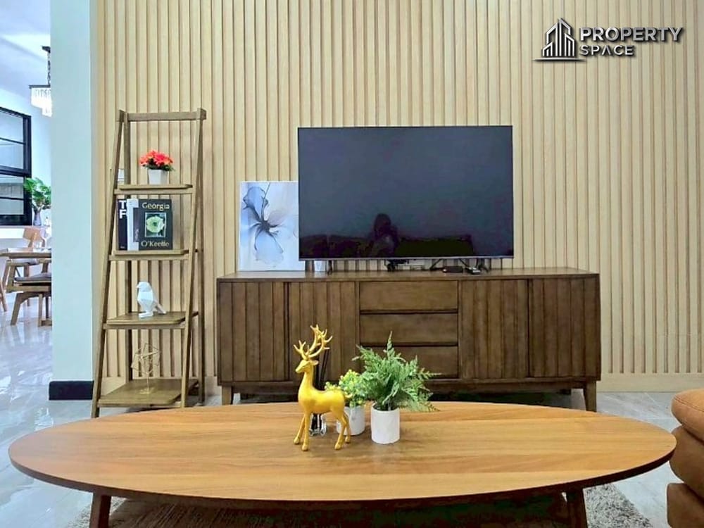 Modern 3 Bedroom Pool Villa With High Privacy Wall In East Pattaya For Rent Image 5