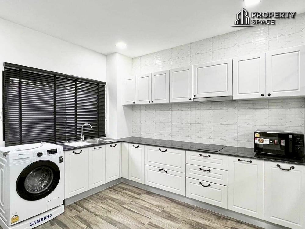 Modern 3 Bedroom Pool Villa With High Privacy Wall In East Pattaya For Rent Image 8