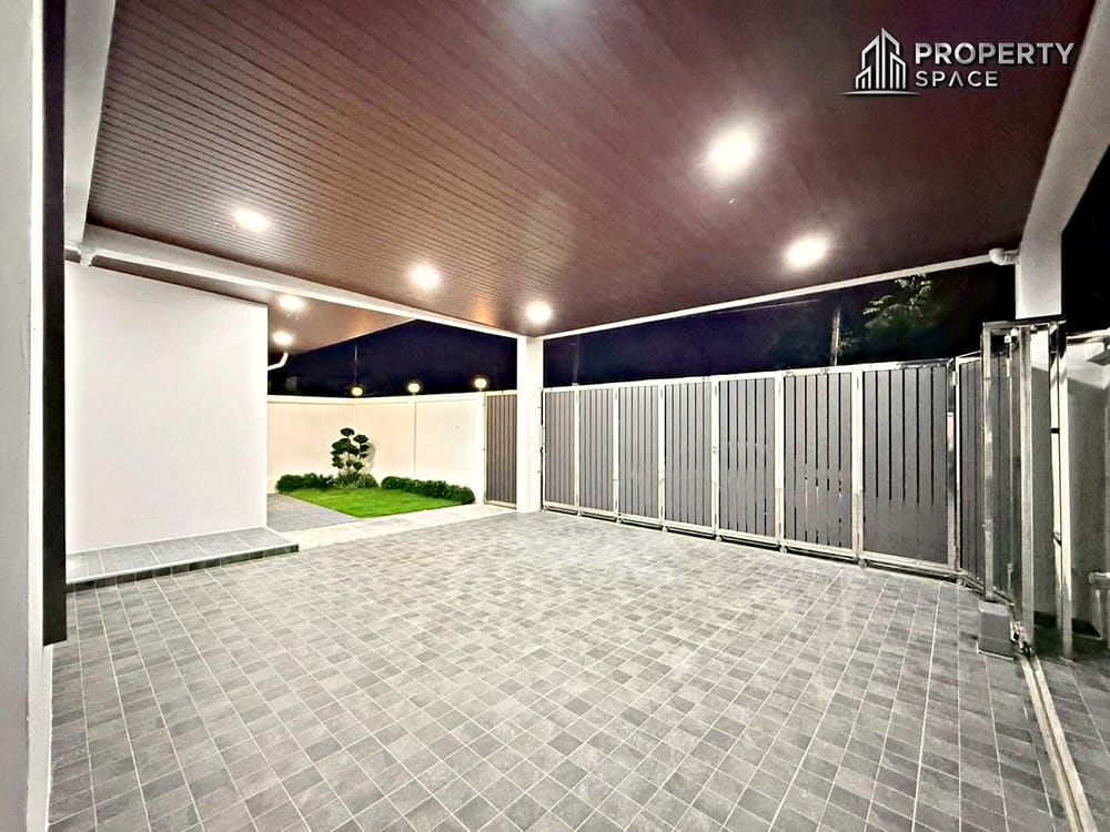 Modern 4-Bedroom Single-Storey House with Pool For Sale At Mabprachan, East Pattaya Image 4