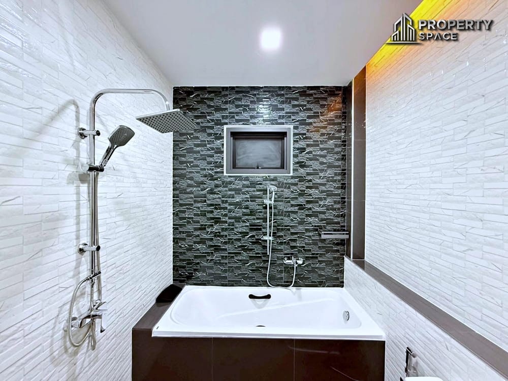 Modern 4-Bedroom Single-Storey House with Pool For Sale At Mabprachan, East Pattaya Image 11