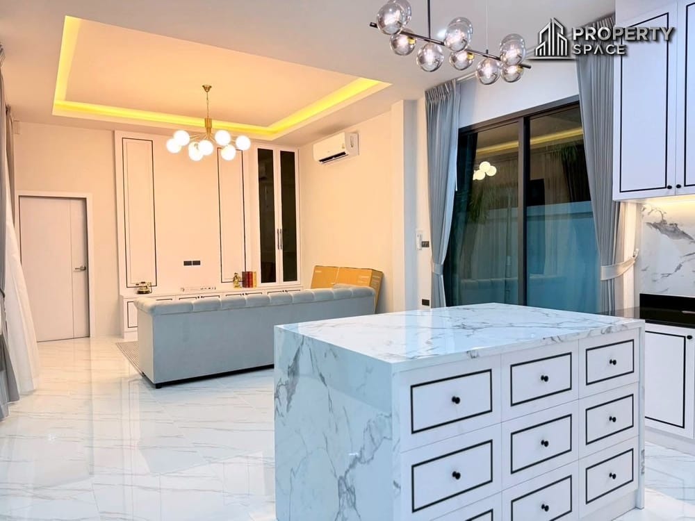 Modern 4-Bedroom Single-Storey House with Pool For Sale At Mabprachan, East Pattaya Image 6