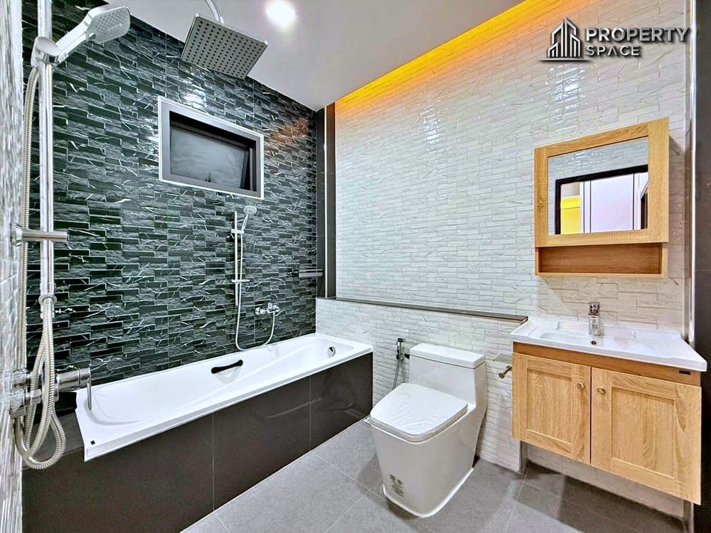 Modern 4-Bedroom Single-Storey House with Pool For Sale At Mabprachan, East Pattaya Image 10