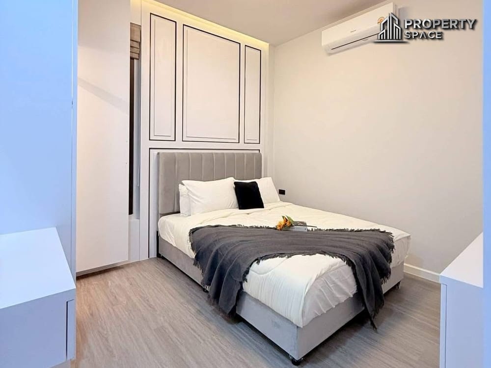Modern 4-Bedroom Single-Storey House with Pool For Sale At Mabprachan, East Pattaya Image 14