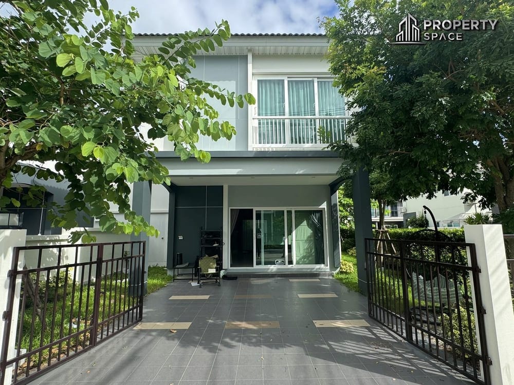 3 Bedroom Detached House In Pattaya Near Motorway For Sale Image 1