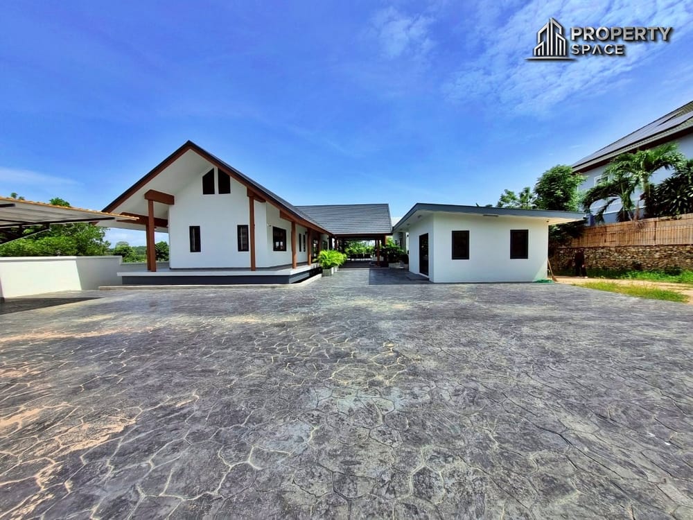 Spacious Resort-Style 5-Bedroom Pool Villa with Mountain View In Pattaya For Rent Image 6