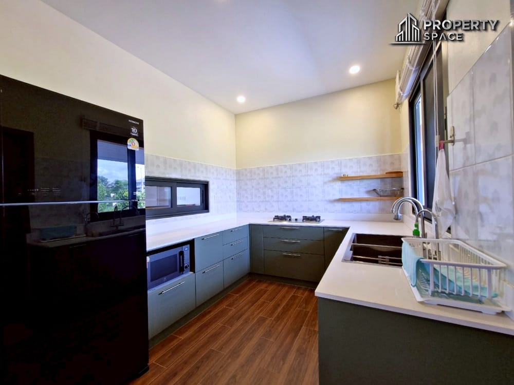Spacious Resort-Style 5-Bedroom Pool Villa with Mountain View In Pattaya For Rent Image 15