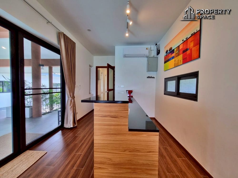 Spacious Resort-Style 5-Bedroom Pool Villa with Mountain View In Pattaya For Rent Image 12