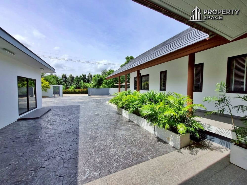 Spacious Resort-Style 5-Bedroom Pool Villa with Mountain View In Pattaya For Rent Image 28