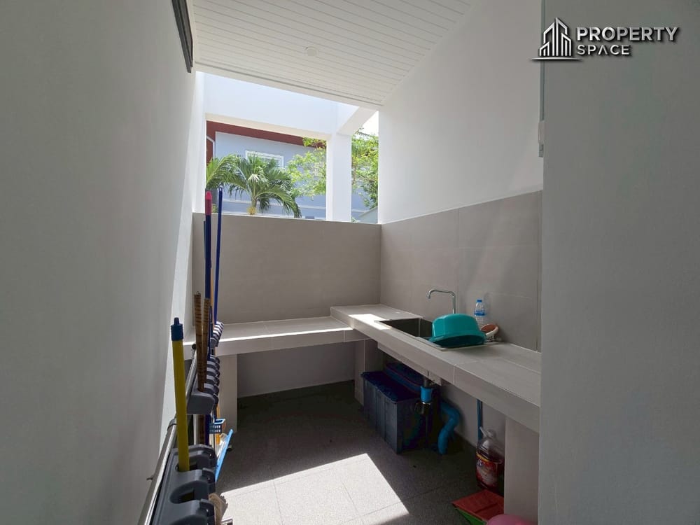 Spacious Resort-Style 5-Bedroom Pool Villa with Mountain View In Pattaya For Rent Image 41