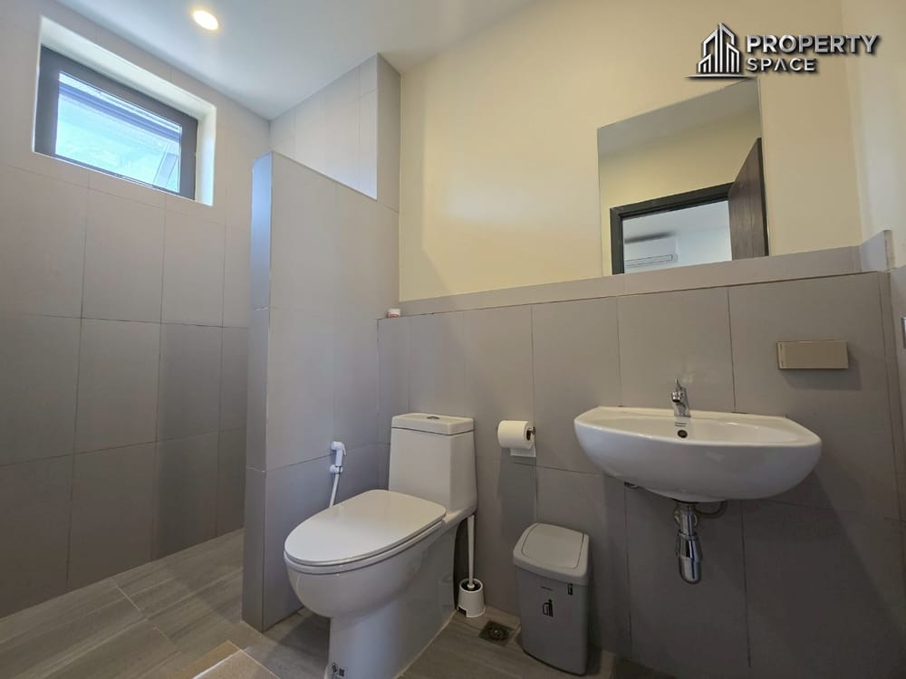 Spacious Resort-Style 5-Bedroom Pool Villa with Mountain View In Pattaya For Rent Image 35