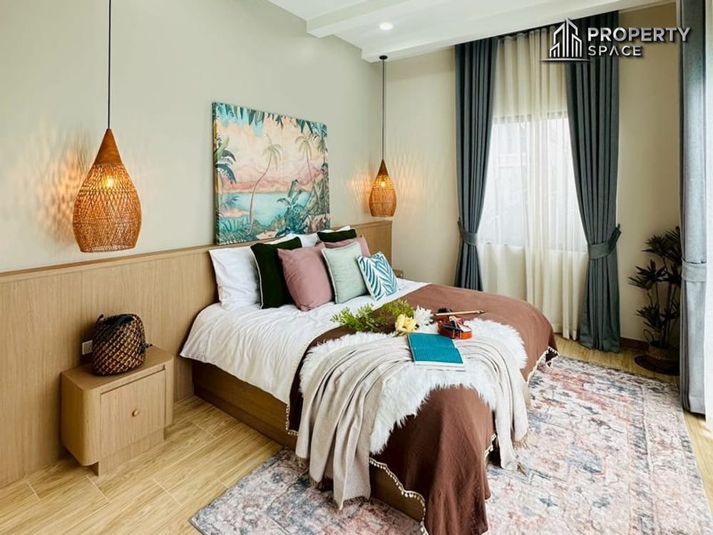 Tropical Style 3-Bedroom Private Pool Villa in Siam Country Club Pattaya For Sale Image 9