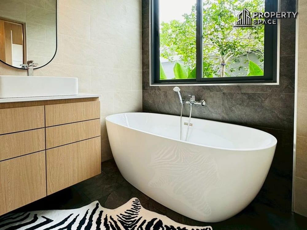 Tropical Style 3-Bedroom Private Pool Villa in Siam Country Club Pattaya For Sale Image 10