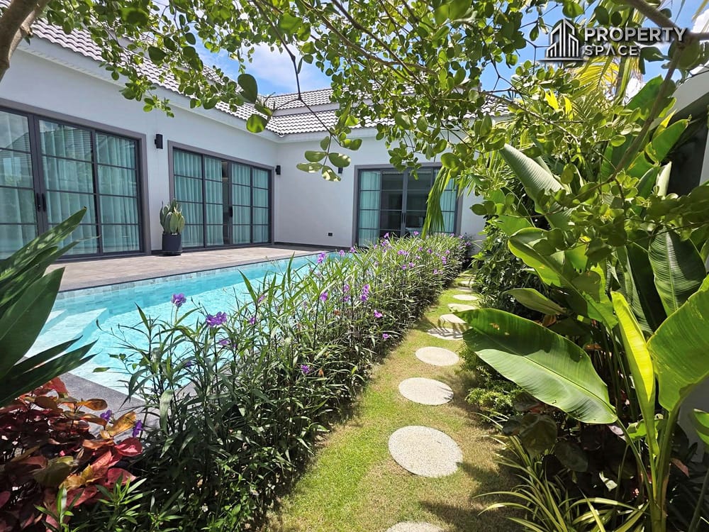 Tropical Style 3-Bedroom Private Pool Villa in Siam Country Club Pattaya For Sale Image 3