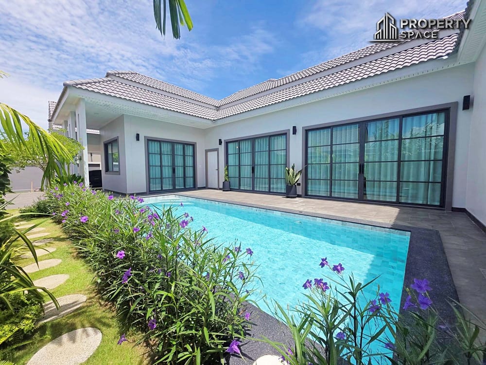 Tropical Style 3-Bedroom Private Pool Villa in Siam Country Club Pattaya For Sale Image 1