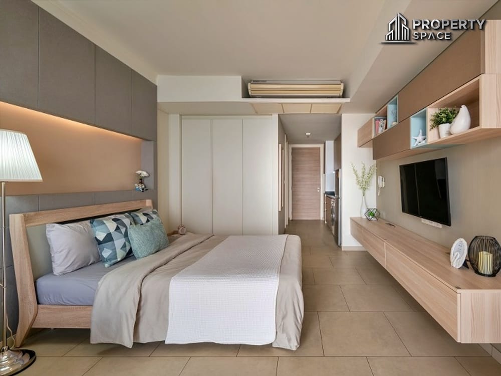 Modern Studio with Sea Views at The Zire Wongamat Condo For Sale or Rent Image 4