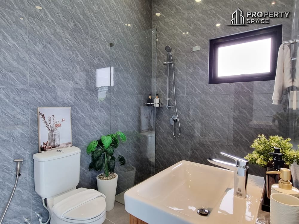 Newly Built Modern Luxury 4 Bedroom Pool Villa No Common Fees In Huay Yai Pattaya For Sale Image 21