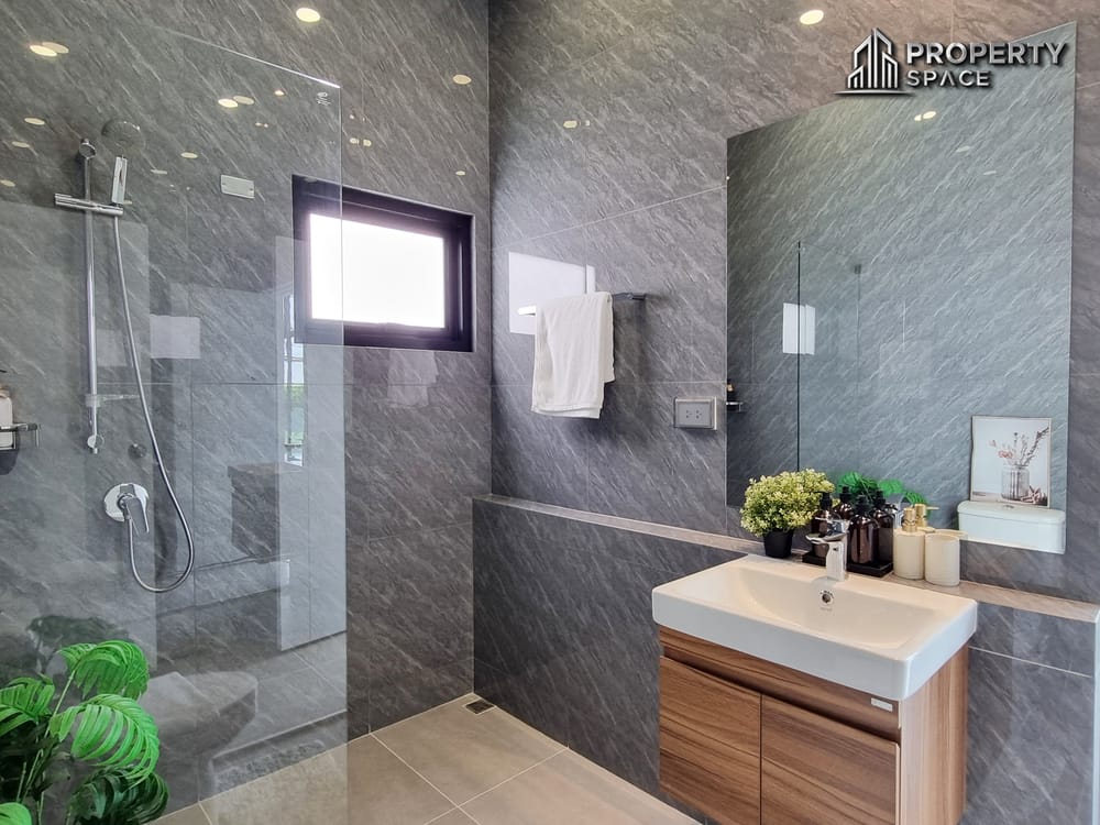Newly Built Modern Luxury 4 Bedroom Pool Villa No Common Fees In Huay Yai Pattaya For Sale Image 22