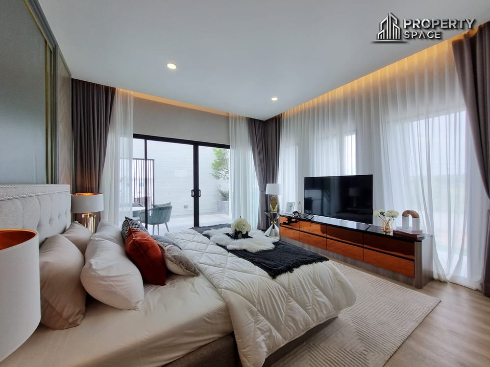 Newly Built Modern Luxury 4 Bedroom Pool Villa No Common Fees In Huay Yai Pattaya For Sale Image 24